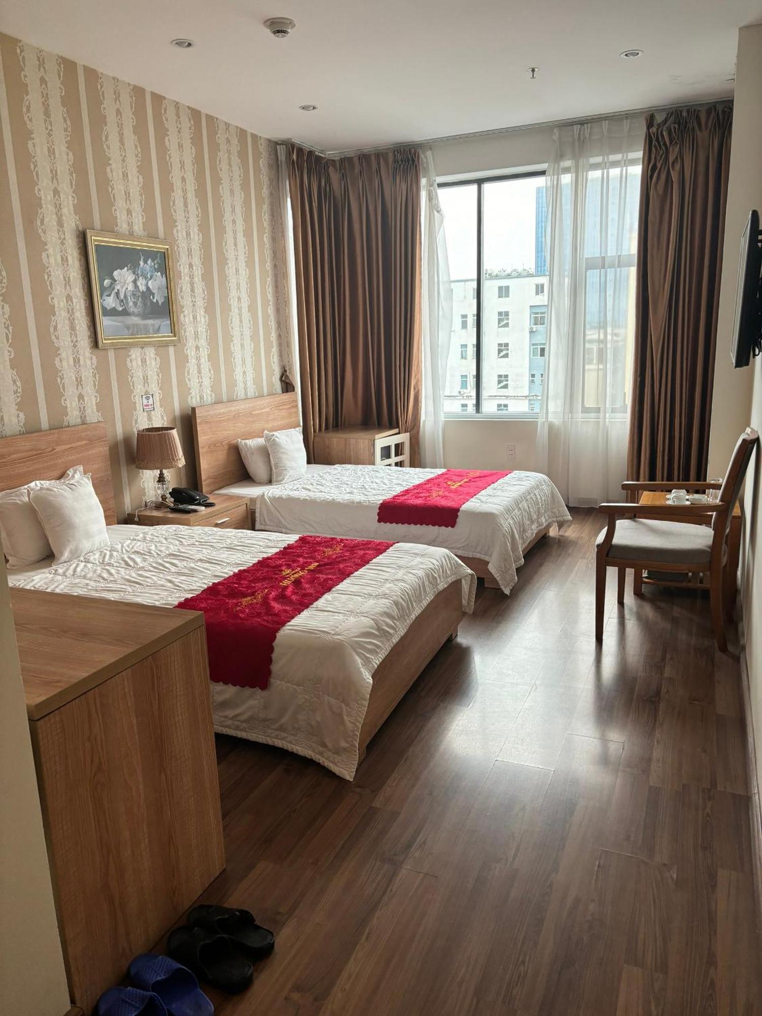 Hotel Nha Khach Huong Sen Hai Phong Esterno foto