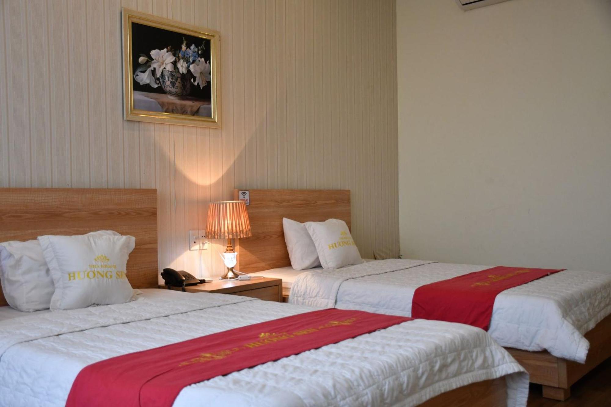Hotel Nha Khach Huong Sen Hai Phong Esterno foto