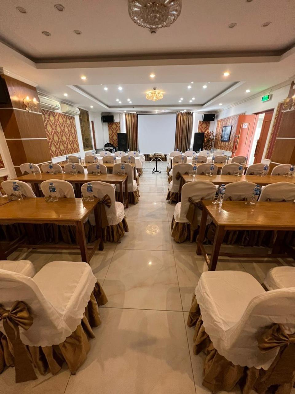 Hotel Nha Khach Huong Sen Hai Phong Esterno foto