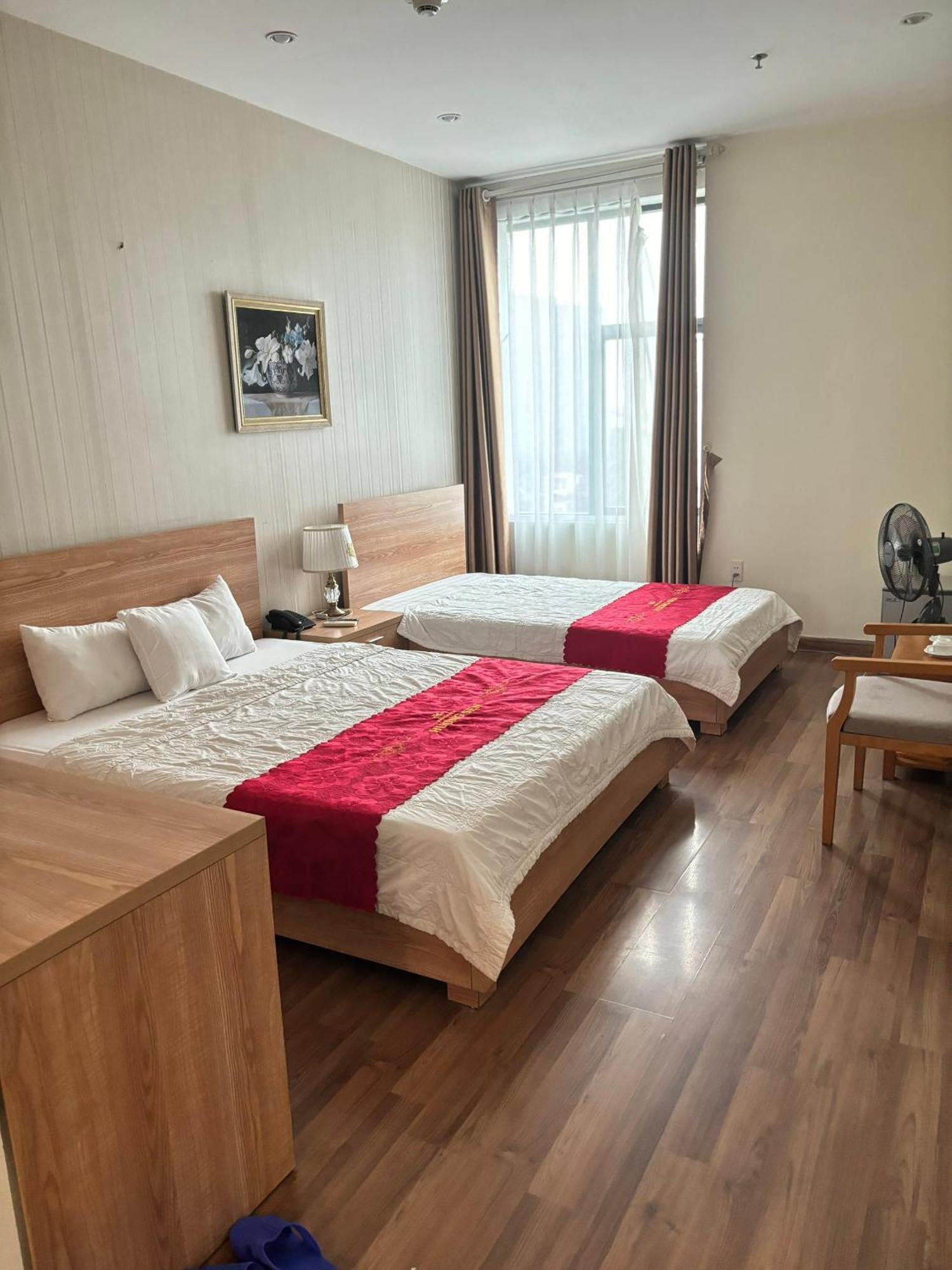 Hotel Nha Khach Huong Sen Hai Phong Esterno foto