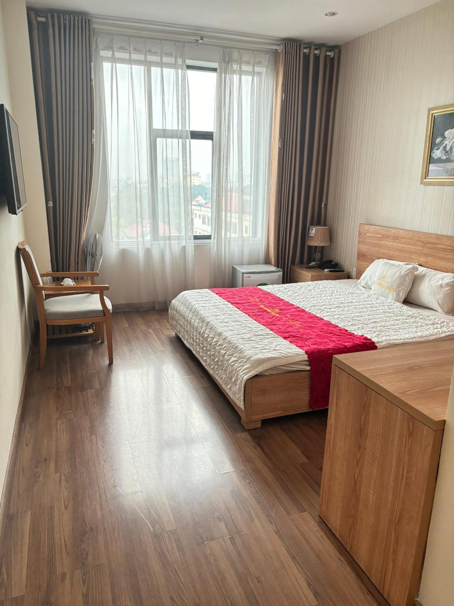 Hotel Nha Khach Huong Sen Hai Phong Esterno foto