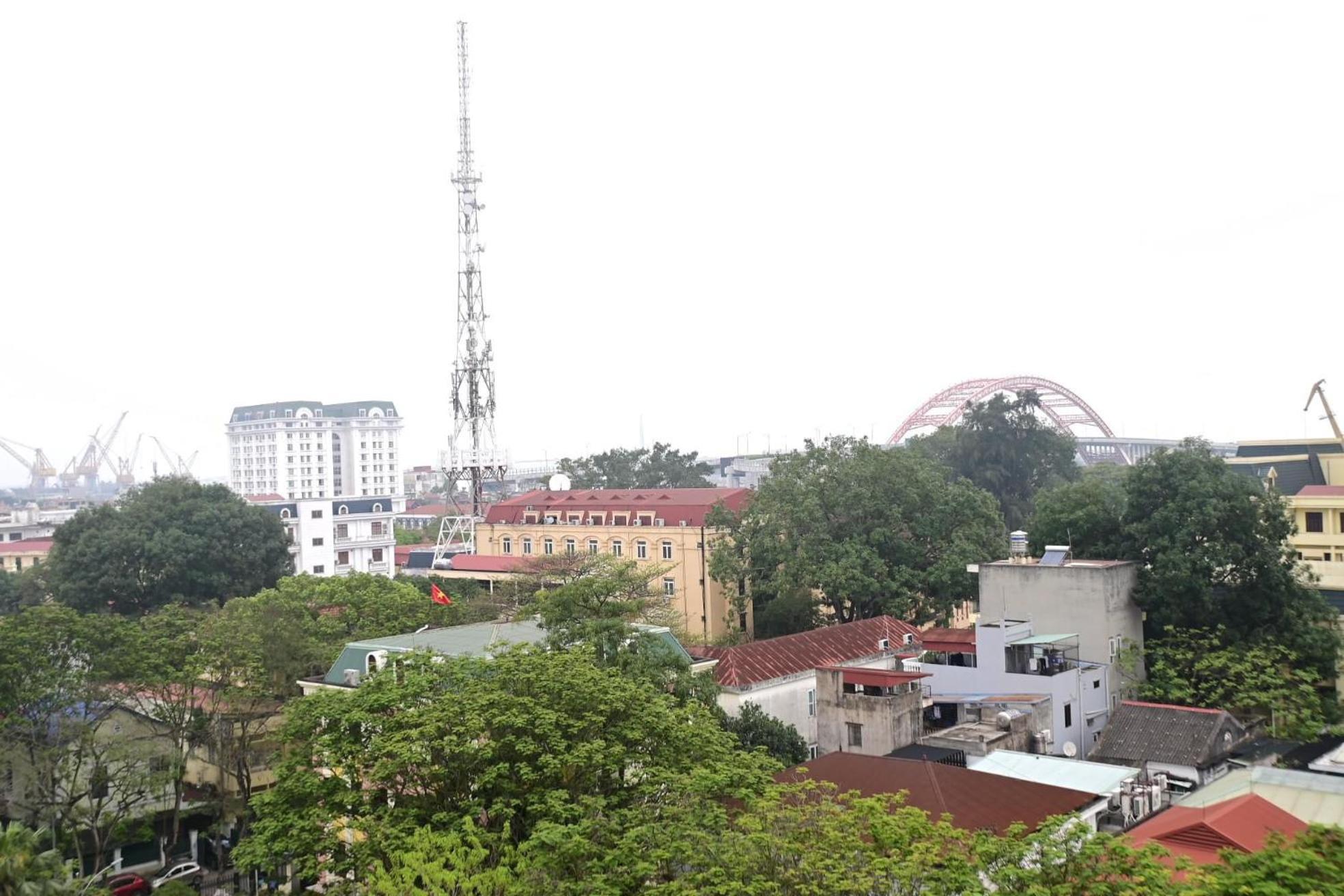 Hotel Nha Khach Huong Sen Hai Phong Esterno foto