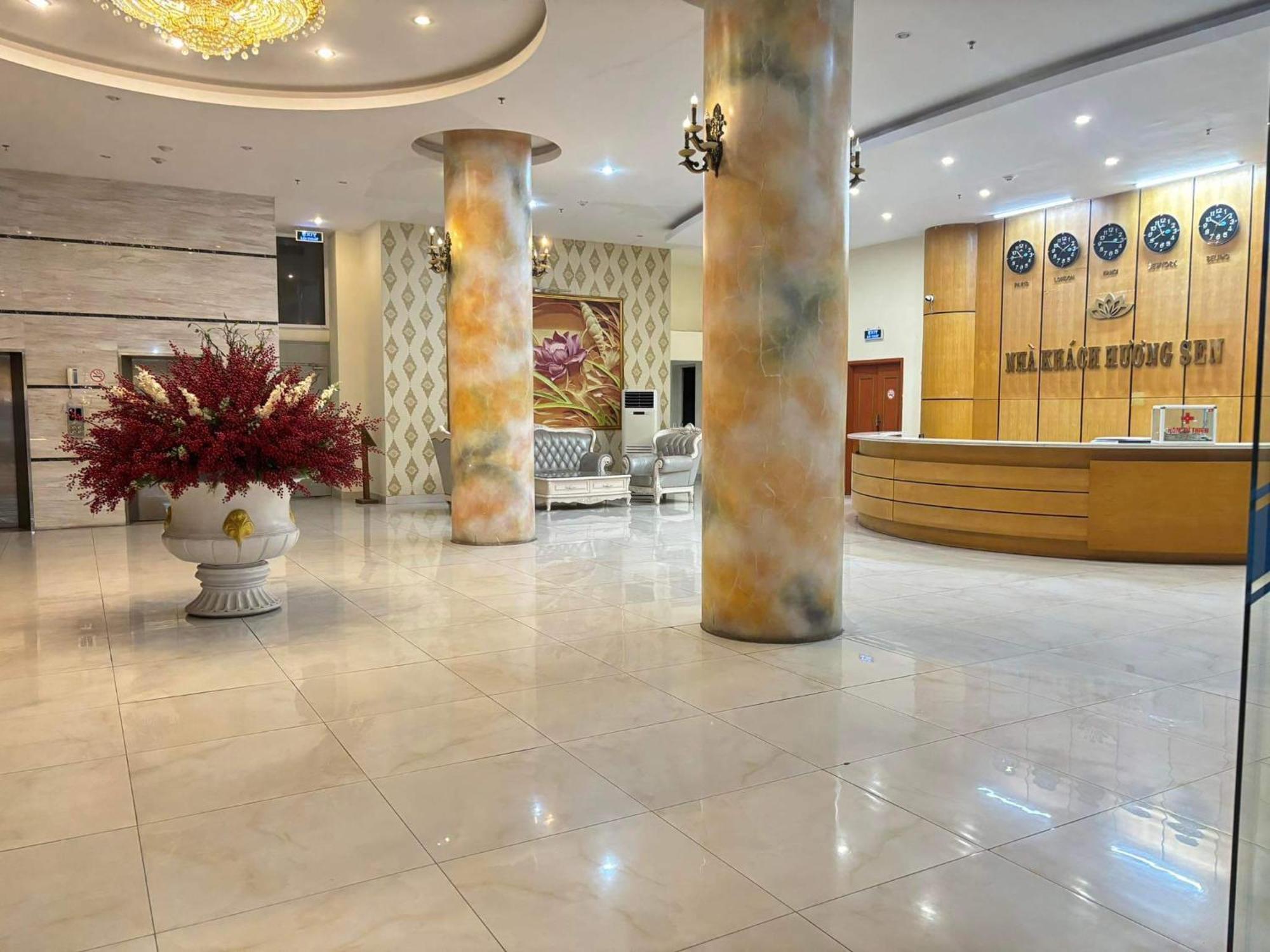 Hotel Nha Khach Huong Sen Hai Phong Esterno foto