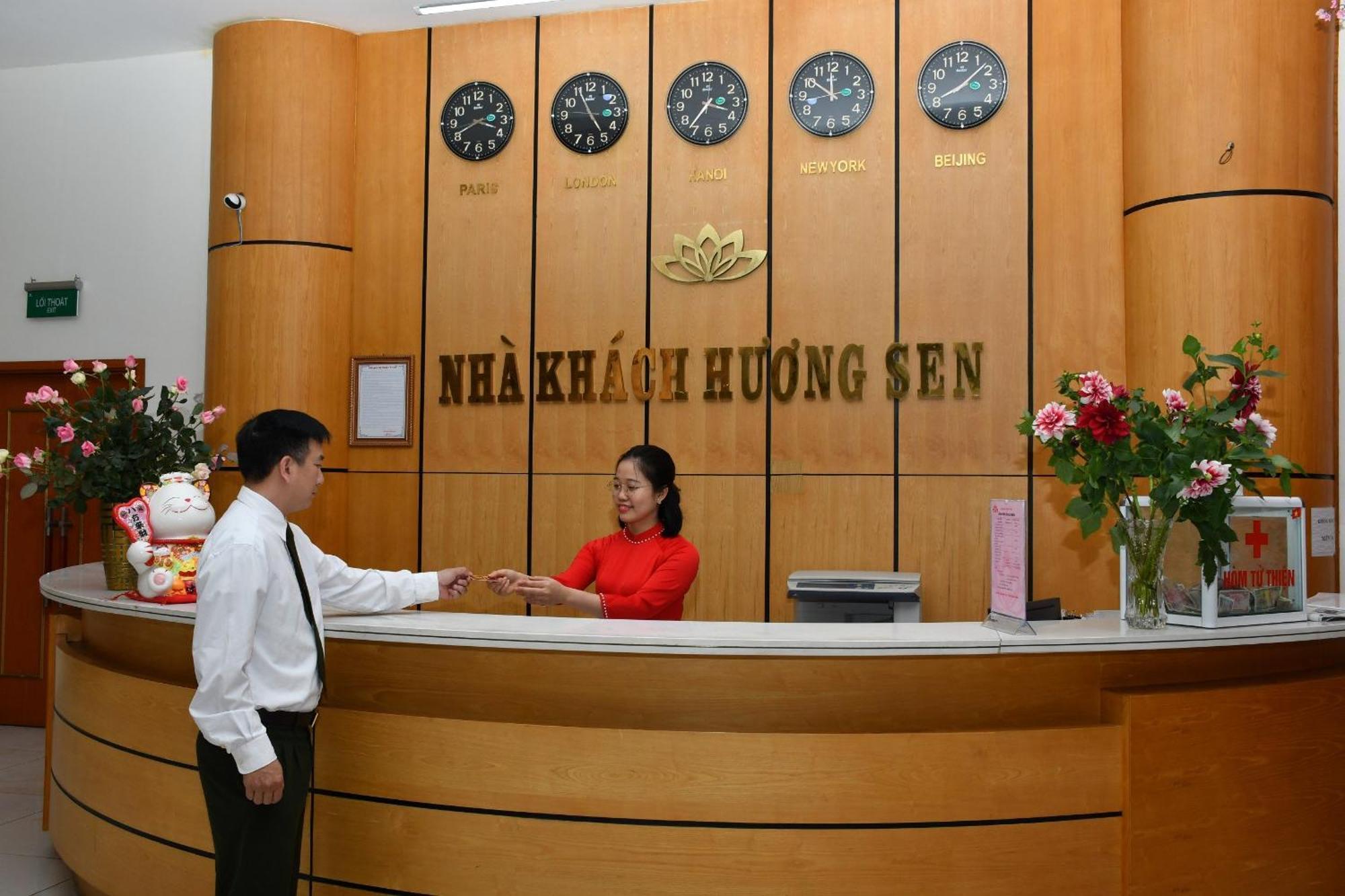 Hotel Nha Khach Huong Sen Hai Phong Esterno foto