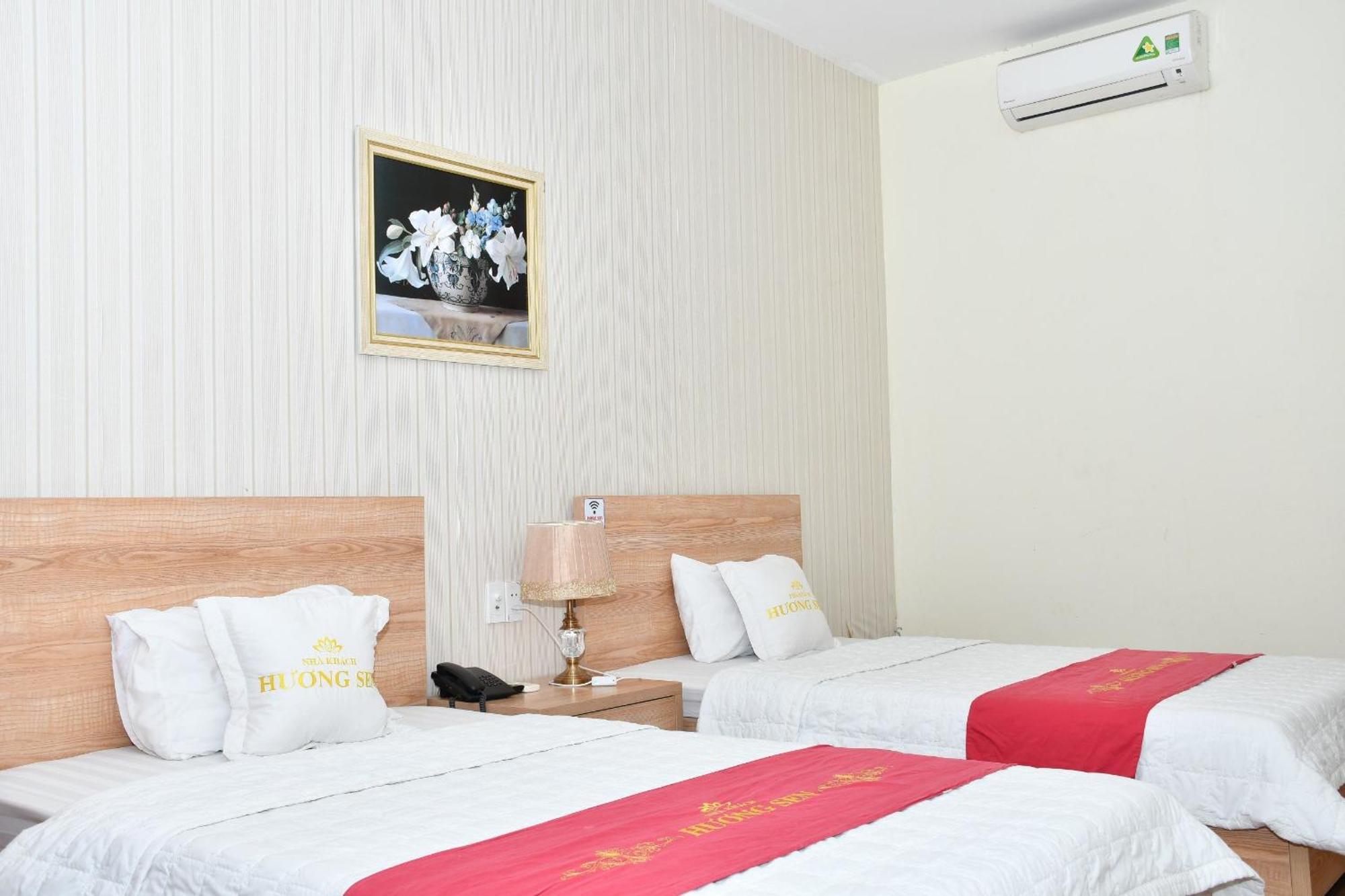 Hotel Nha Khach Huong Sen Hai Phong Esterno foto