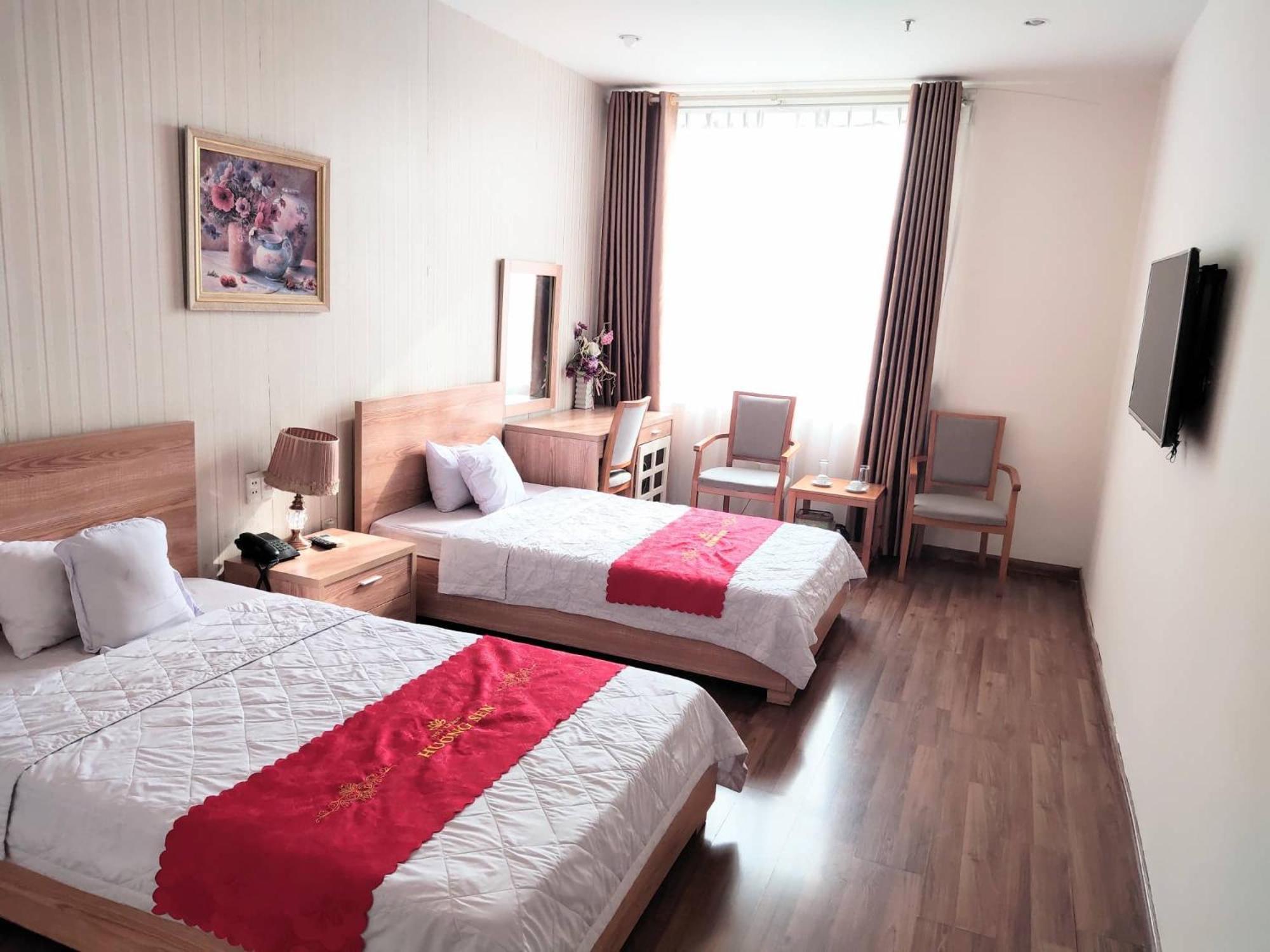 Hotel Nha Khach Huong Sen Hai Phong Esterno foto