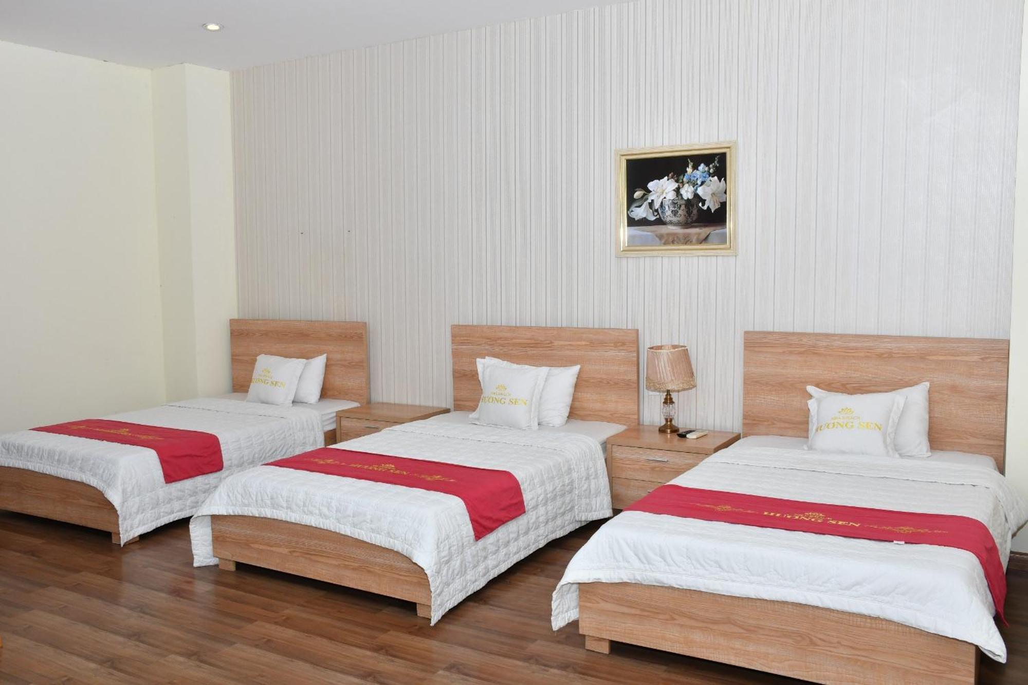 Hotel Nha Khach Huong Sen Hai Phong Esterno foto